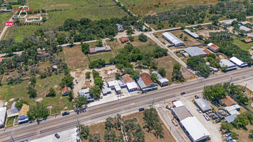 UNIQUE RETAIL/OFFICE BUILDINGS AND LAND FOR SALE 23727 US Hwy 290 W, Harper, TX 78631